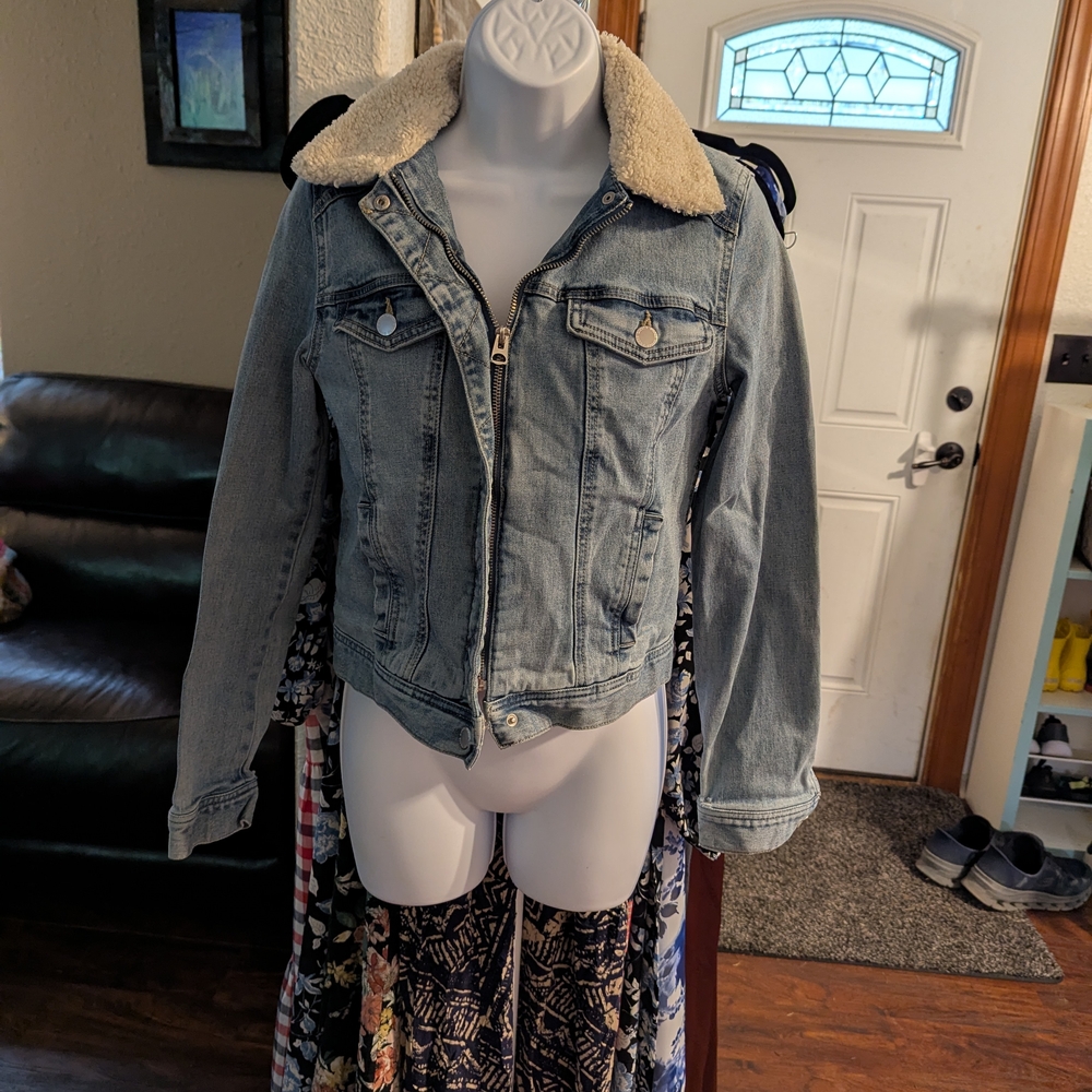 Divided Light Blue Denim Jacket with Shearling Collar